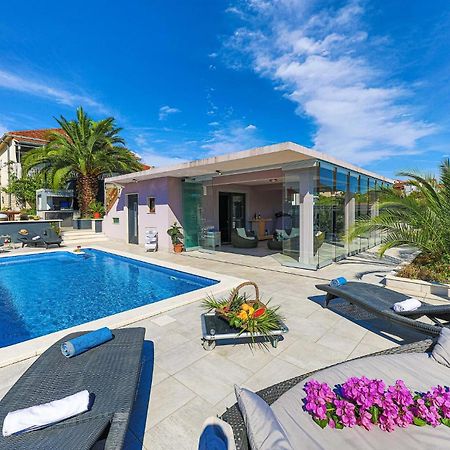 5 Bedroom Cozy Home In Okrug Donji Donji Okrug  Dış mekan fotoğraf